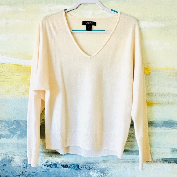 Tahari Sweaters - TAHARI 100% 2 Ply Cashmere V-Neck Sweater Cream L